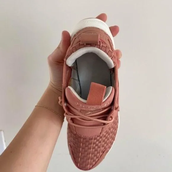 Pink Reebok Classics - Picture 4 of 4